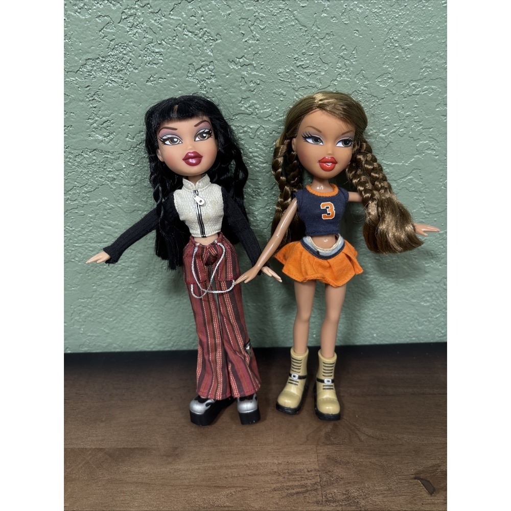 Bratz Doll Yasmin Sportz Soccer & Jade Xpress It Incomplete